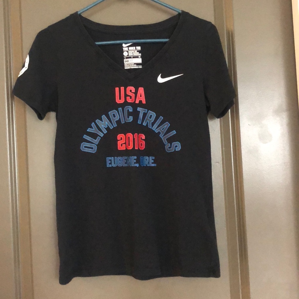 Nike black v neck dri fit t shirt small size